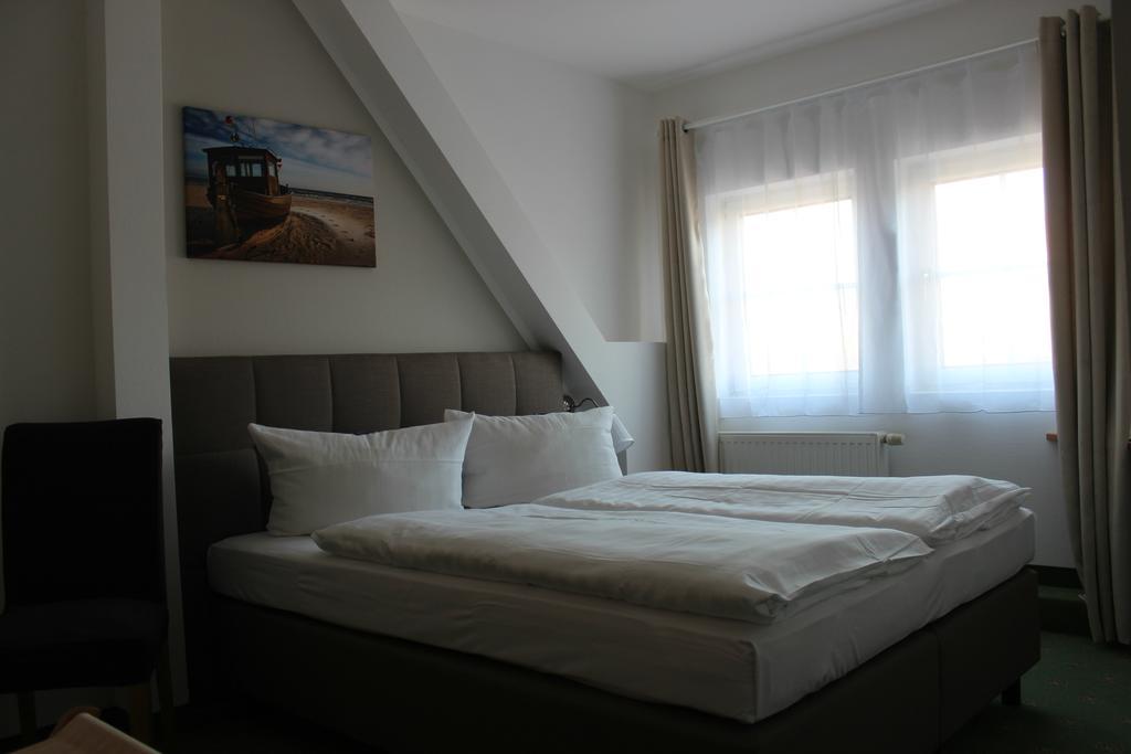 Hotel Und Restaurant "Zur Zwiebel" Peenemunde Εξωτερικό φωτογραφία